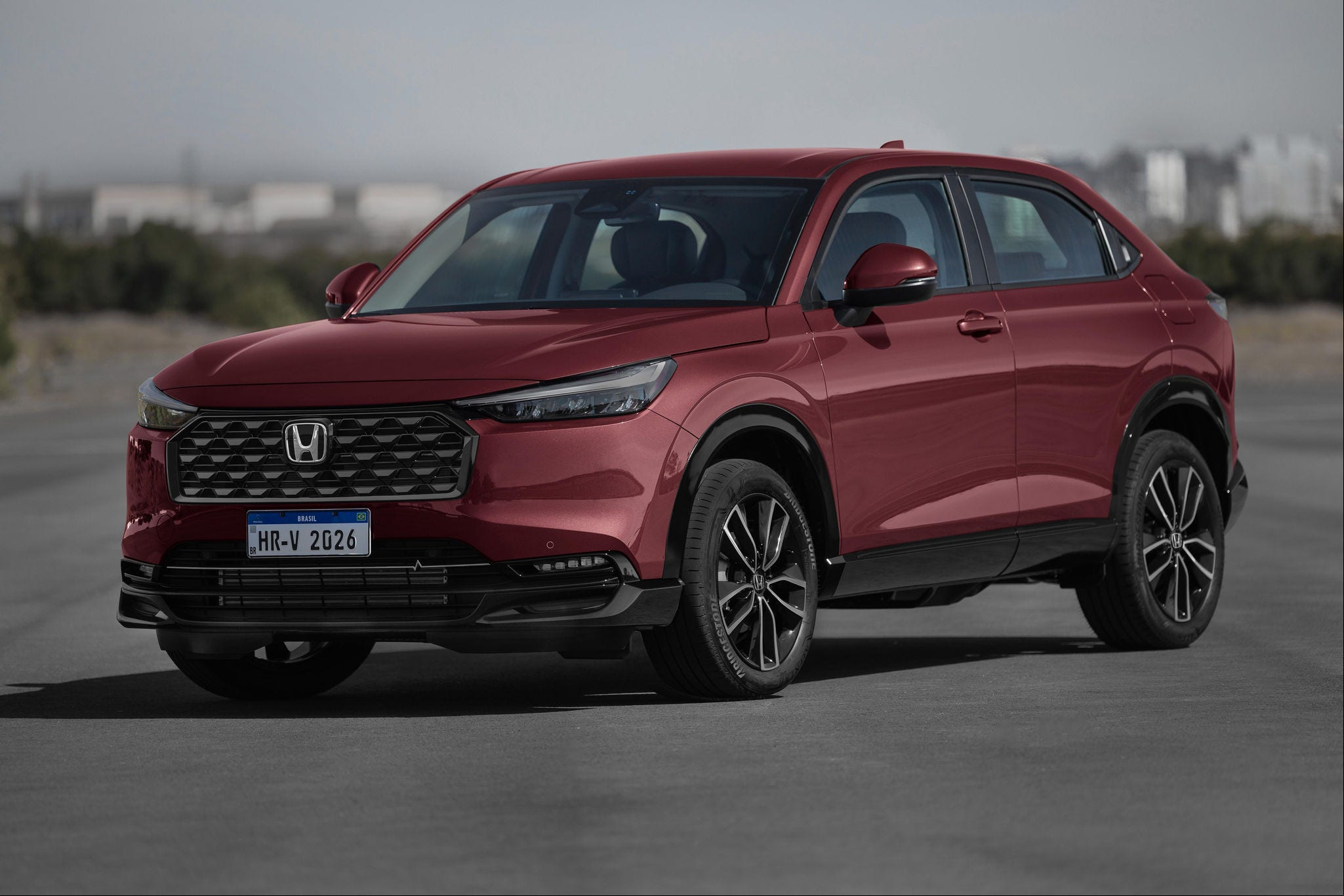 Honda HR-V 2026 traz facelift no visual e novidades no interior