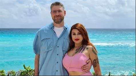Pelo Instagram, na última sexta-feira (13), Sara Winter afirmou estar morando em Cancún e anunciou que iria se casar no sábado (14) com um norte-americano