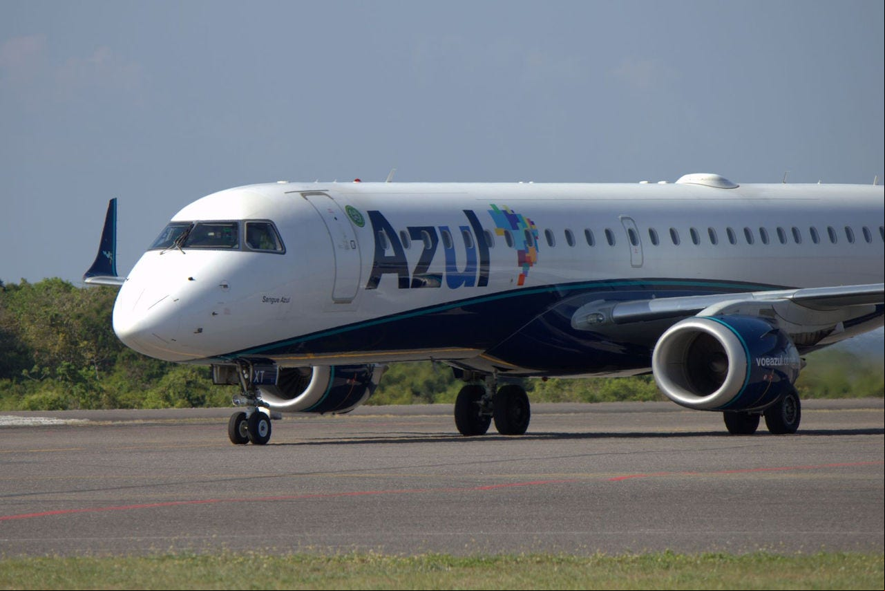 ageiro tem mala destruída e ganha R$ 3 mil da Azul após atraso e falha no voo