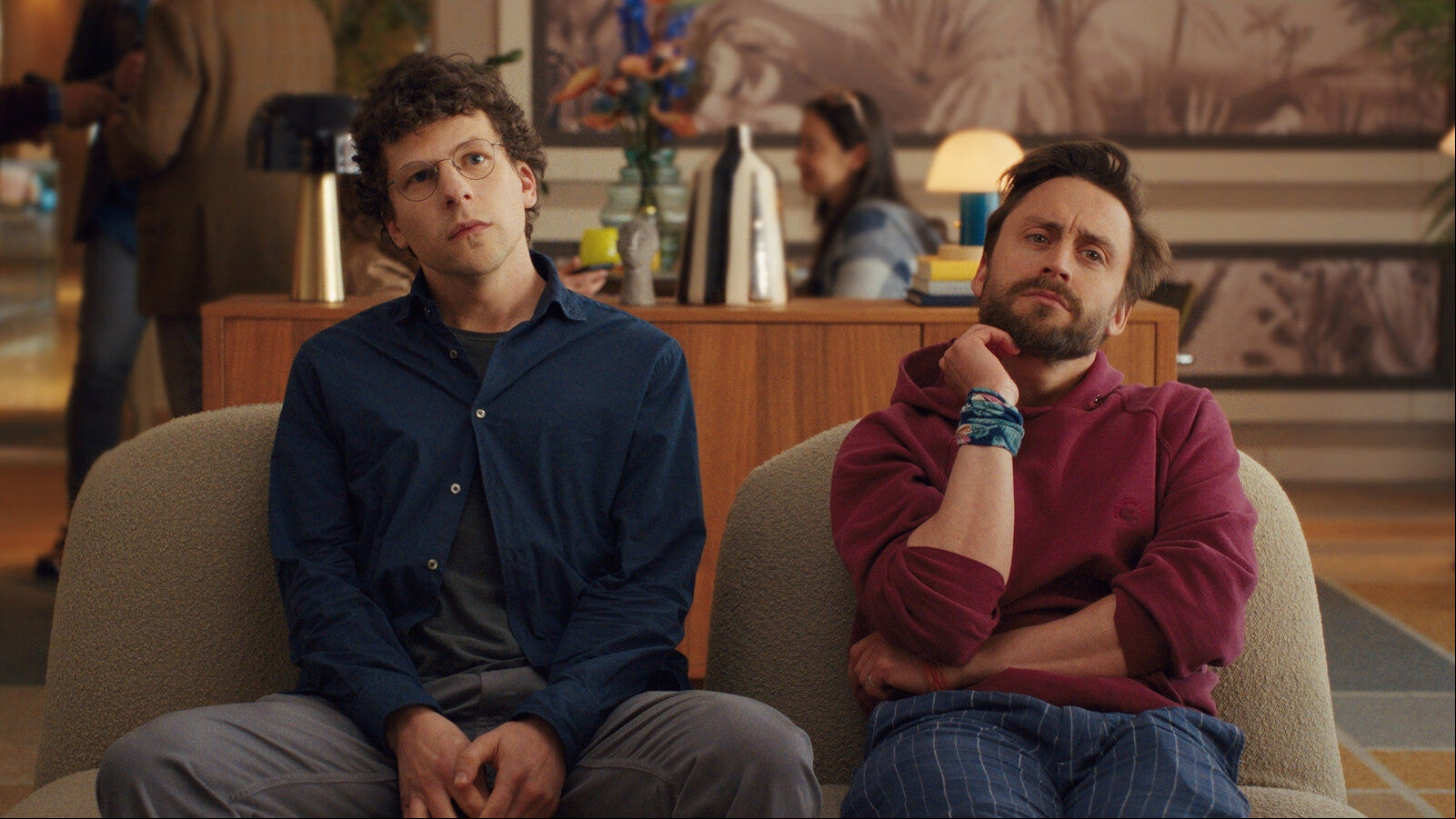 Os primos David (Jesse Eisenberg) e David (Kieran Culkin).