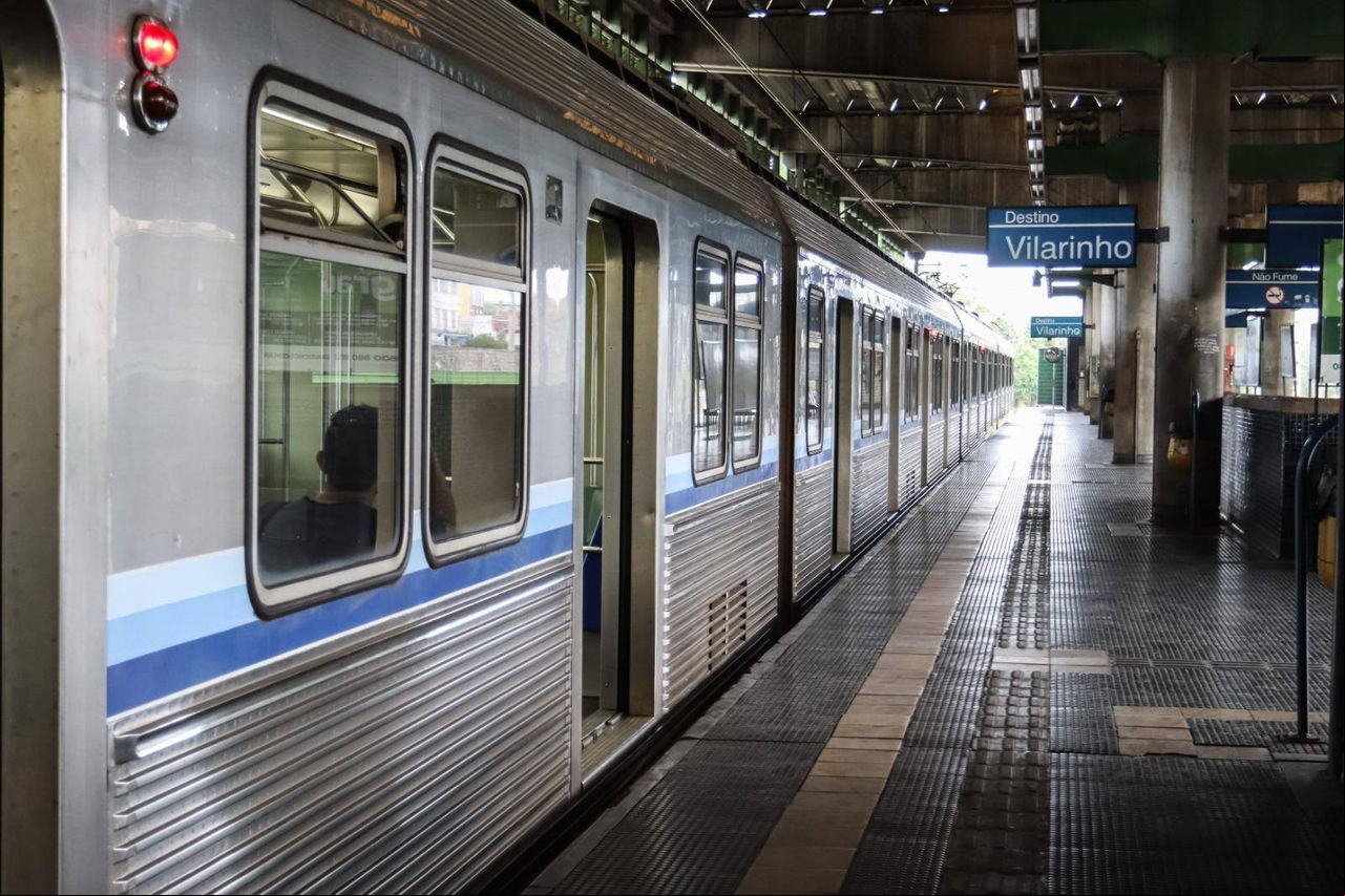 Todas as estações de metrô da região metropolitana de Belo Horizonte foram fechadas por volta de 8h40 desta terça-feira (15 de agosto) O motivo é um apagão que atinge a Grande BH e vários outros Estados pelo país
