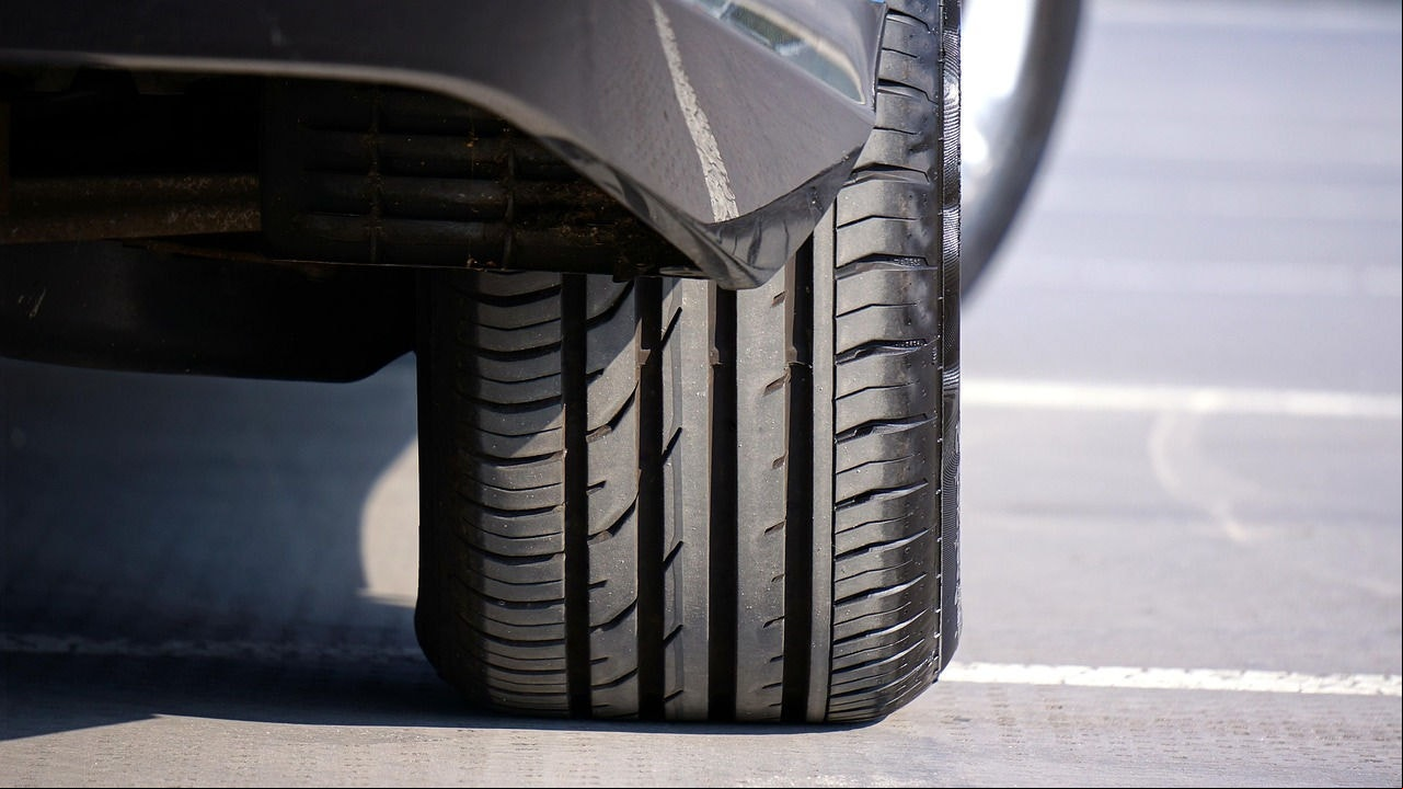 A proposição determina que o estacionamento tenha limite de 15 minutos