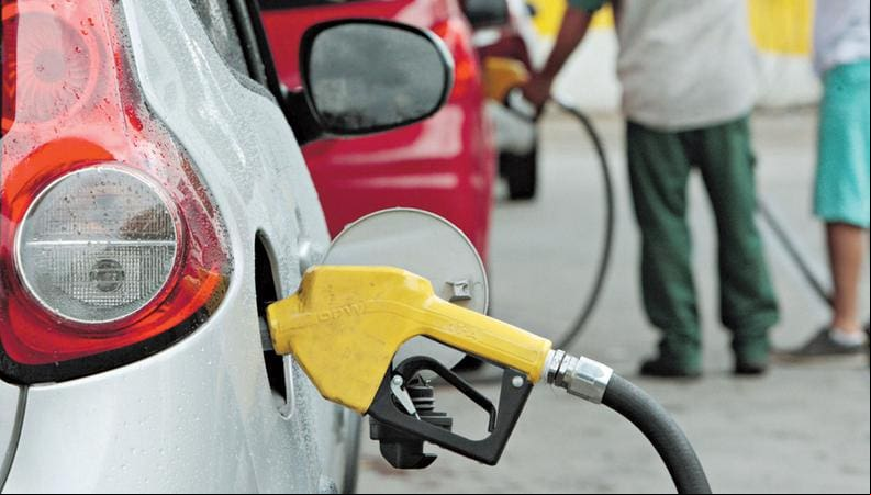 Postos da Petrobras são cerca de 16% de Minas, segundo Minaspetro, que afirma que os estoques nos estabelecimentos está baixando