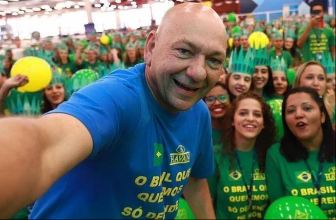 O empresário Luciano Hang é acusado de intimidar seus funcionários da Havan durante campanha presidencial