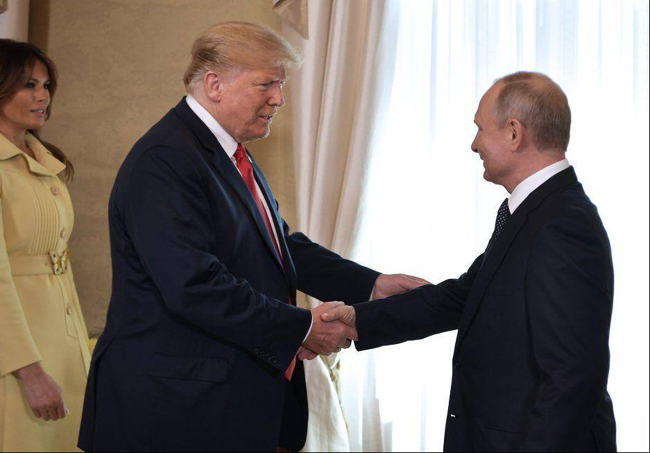 Putin e Trump em encontro em 2018. (Crédito: AFP Photo/Sputnik/Aleksey Nikolsky)