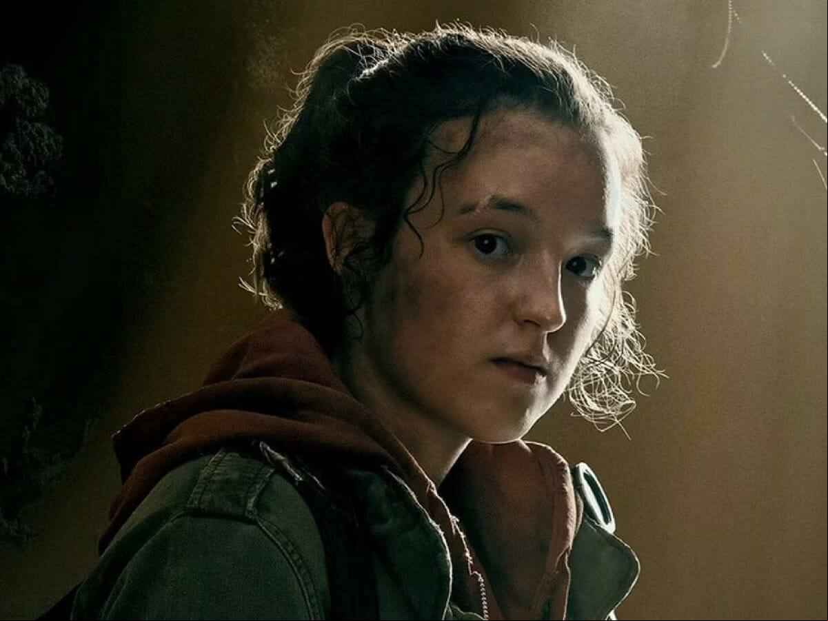 Bella Ramsey vive Ellie na serie The Last of Us