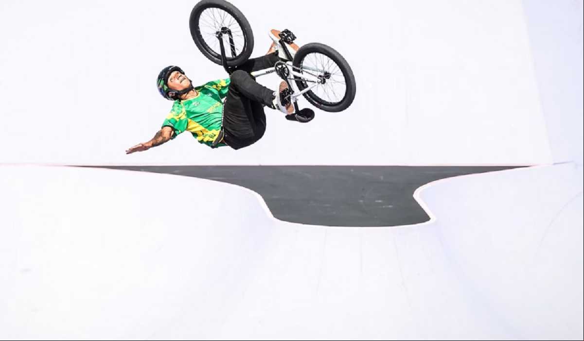 Apesar de ter ficado fora do pódio, terminando em 6º, o ciclista Gustavo "Bala Loka" fez história no BMX Freestyle ao se tornar o primeiro brasileiro a se classificar na modalidade em Jogos Olímpicos. Ele saiu da competição entre os melhores do mundo em sua modalidade. 