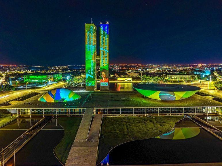 Iluminação no Congresso Nacional, alusiva ao 7 de setembro, Dia da Independência do Brasil