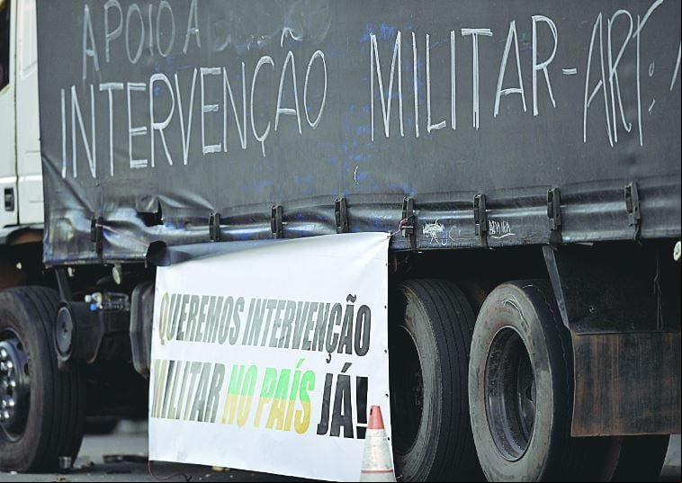 intervenção militar