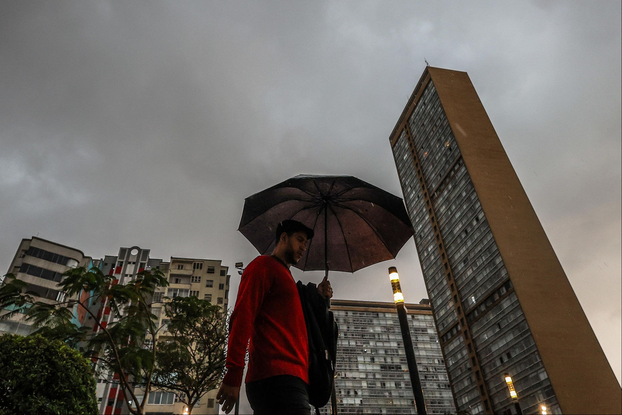 Vista da chuva em BH na praça Raul Soares 