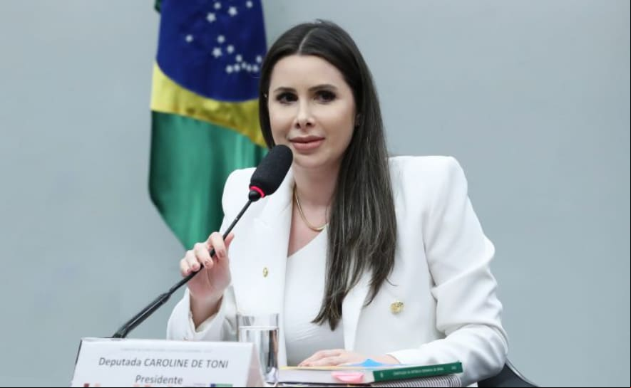 A deputada Caroline de Toni (PL-SC) foi eleita nesta na quarta-feira (6) presidente da Comissão de Constituição e Justiça e de Cidadania (CCJ) da Câmara dos Deputados