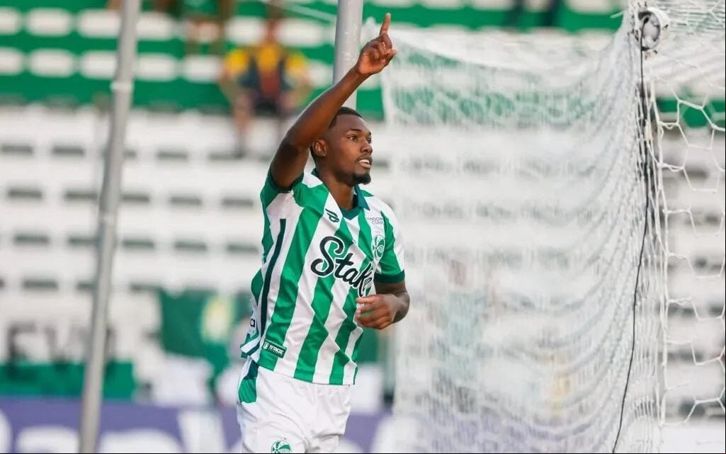 Abner comemora gol pelo Juventude (Foto: Luiz Erbes/AGIF)