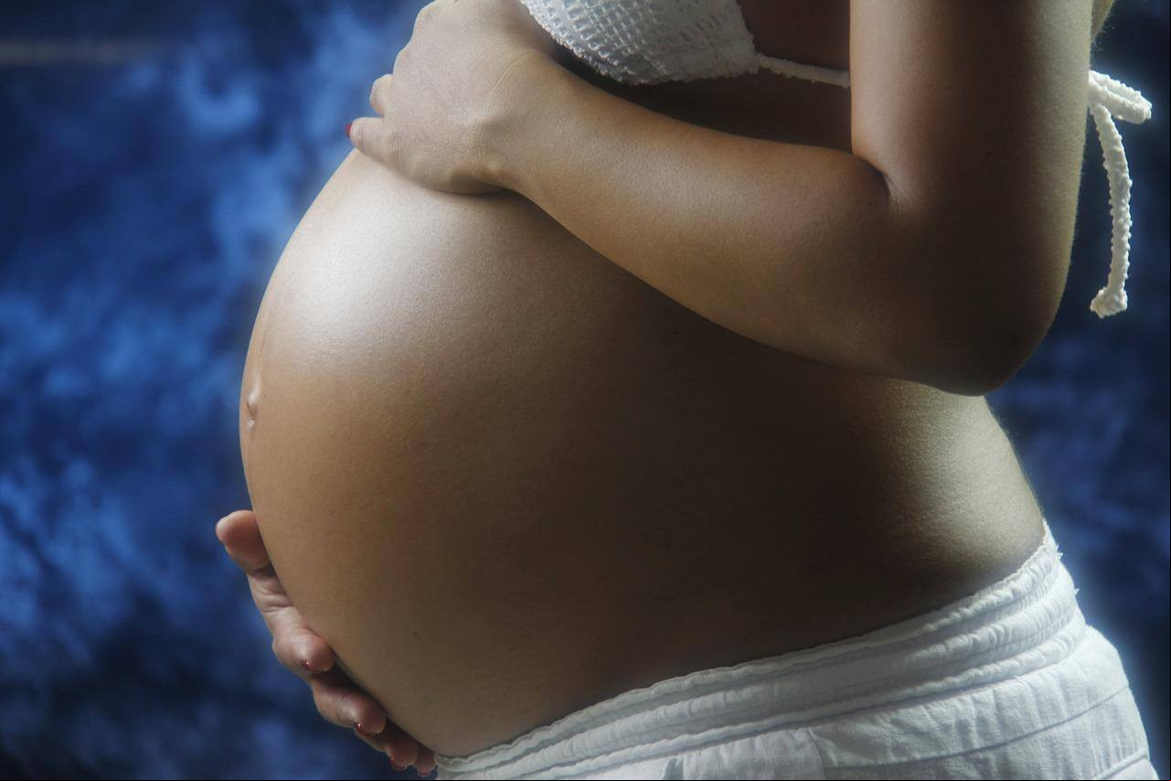 Imagem ilustrativa de barriga de mulher grávida