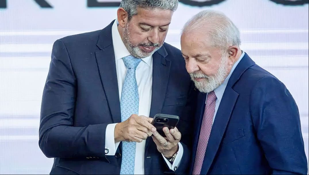 O presidente da República, Luiz Inácio Lula da Silva (PT), e o presidente da Câmara dos Deputados, Arthur Lira (PP-AL)
