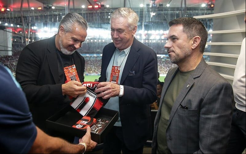 Ancelotti assistiu Flamengo x Deportivo Táchira no Maracanã (Foto: Gilvan de Souza/Flamengo)